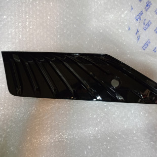 Накладка ПТФ правая Uni-K Changan CD569F271301-2200